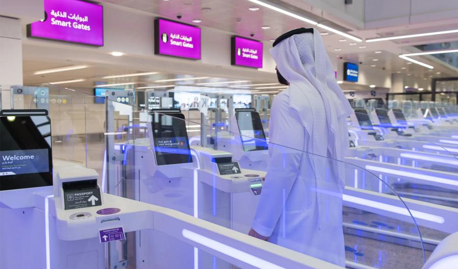 В аэропорту Дубая открылся первый в мире ИИ-коридор для контроля