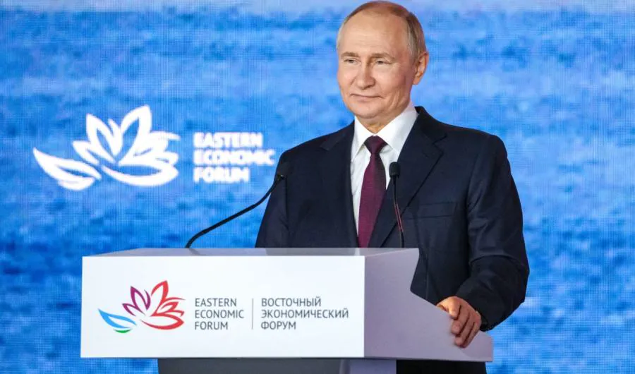 Утвердить стратегию развития Дальнего Востока и Арктики до 2036 года